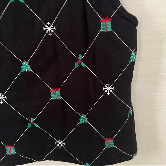 Belle Point Black Christmas Sweater Vest - Picture 9 of 15